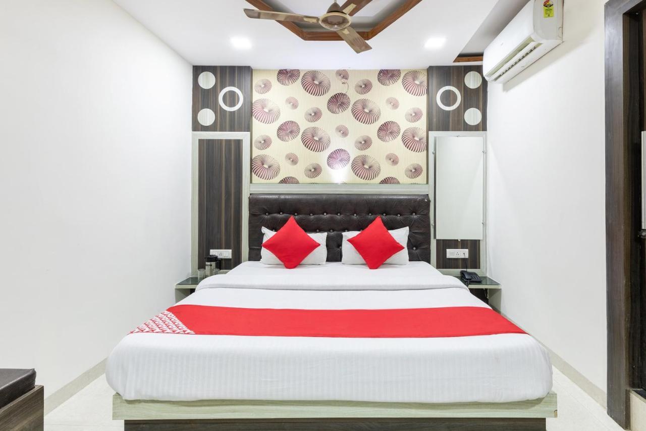 OYO 45301 Hotel Om Palace Sāgar Buitenkant foto