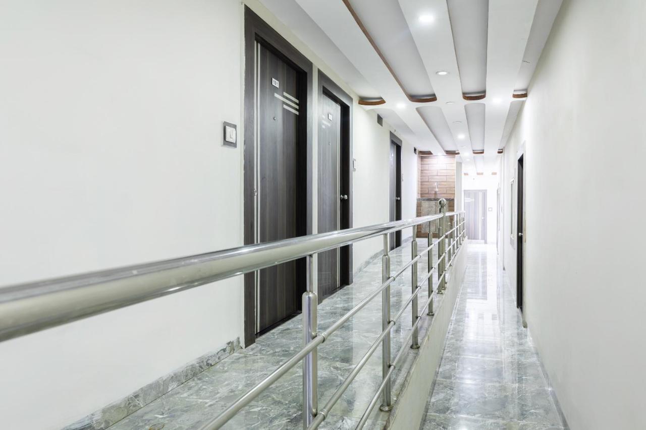 OYO 45301 Hotel Om Palace Sāgar Buitenkant foto