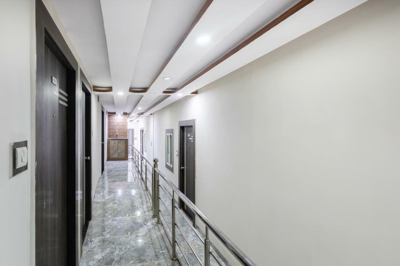 OYO 45301 Hotel Om Palace Sāgar Buitenkant foto