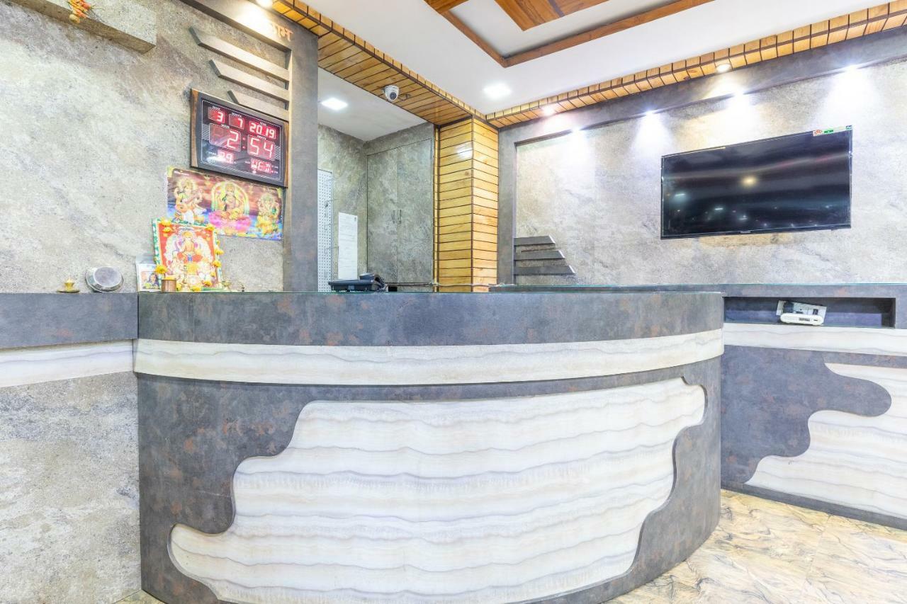 OYO 45301 Hotel Om Palace Sāgar Buitenkant foto
